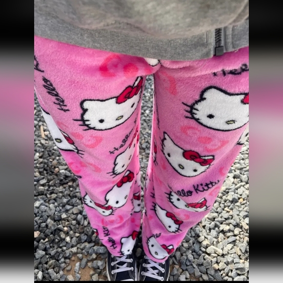 Hello Kitty Sherpa Pajama Pants - Picture 12 of 15